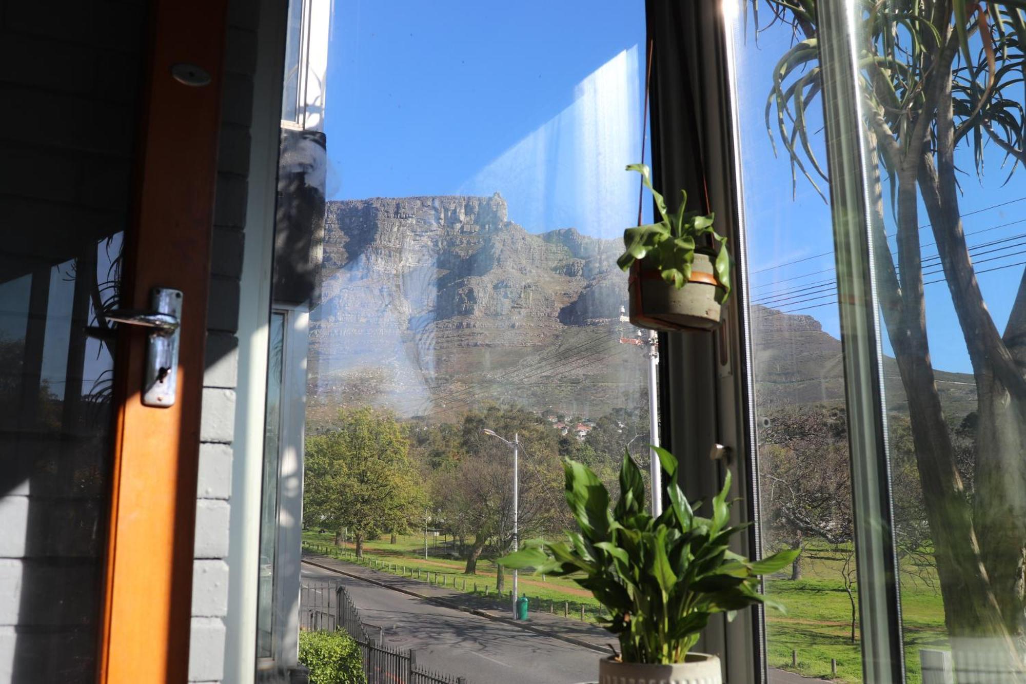 Apartment Table Mountain View *